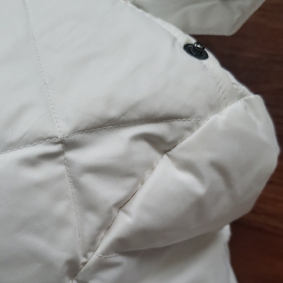 Burberry White Cropped Down Puffer Jacket Size XS - Picture 9 of 11